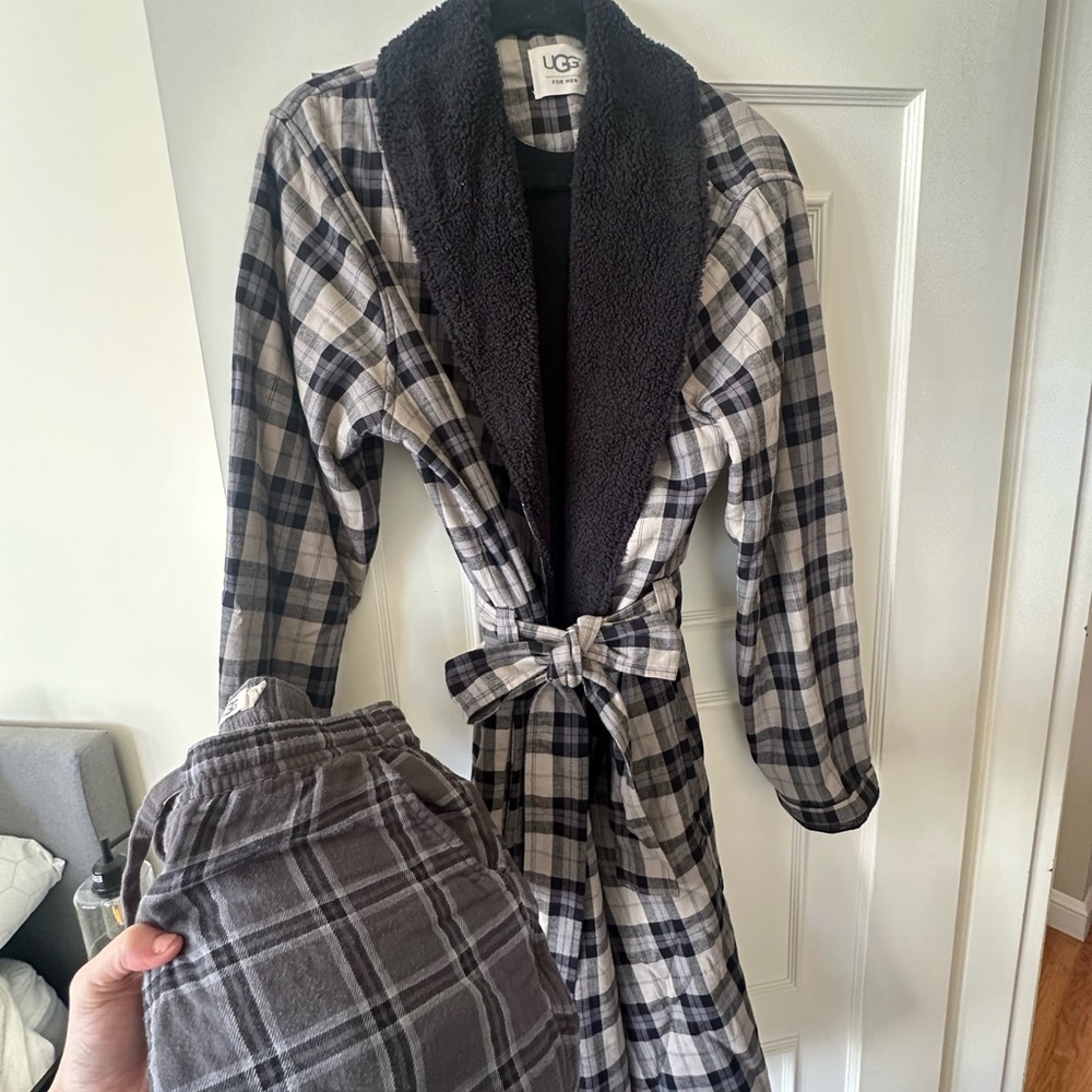 UGG Men’s Plaid Robe and Pants Set - Black and Gray - Size Medium